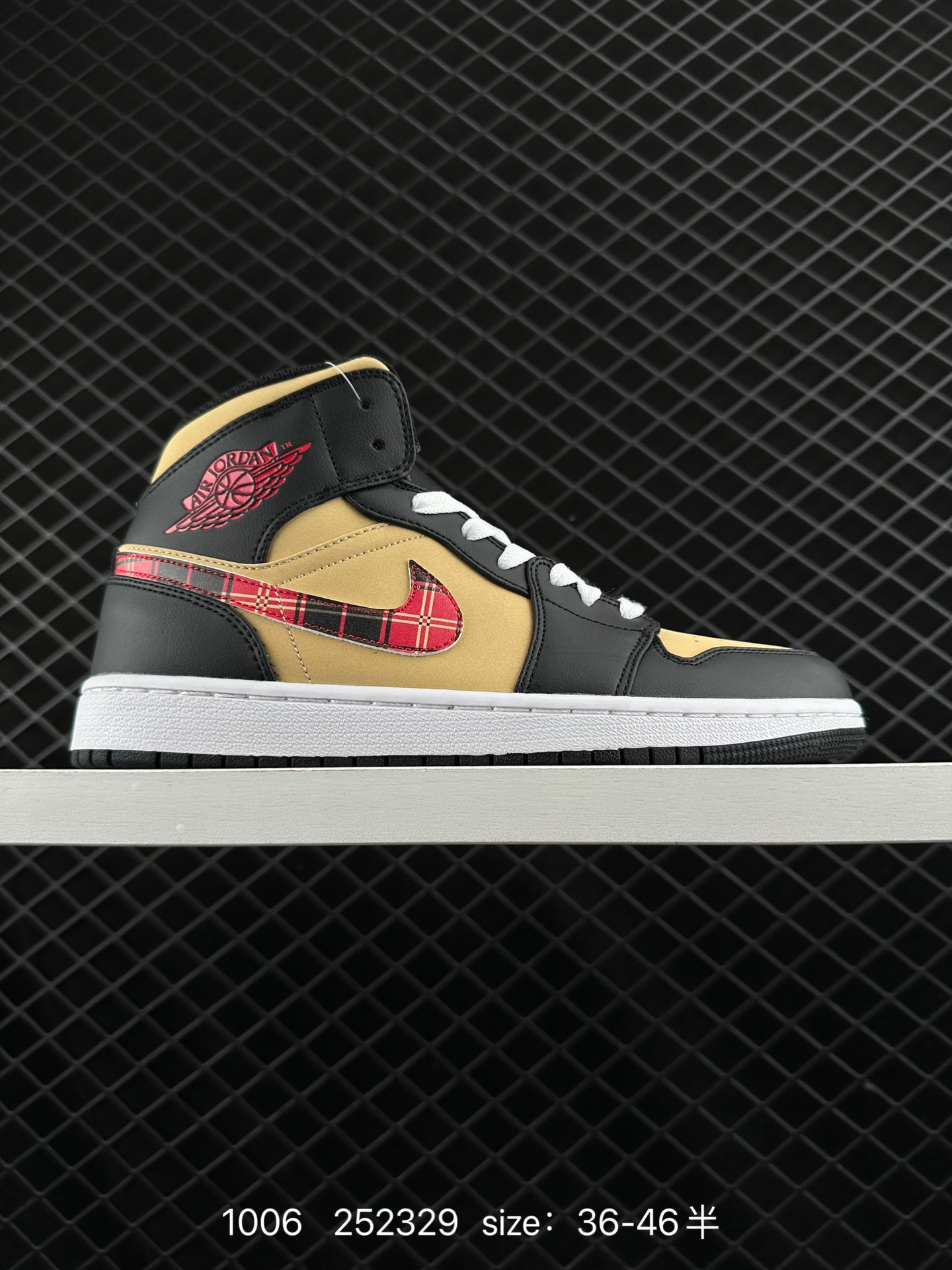 NIKE Air Jordan 1 Retro Mid”Reverse Black Toe“